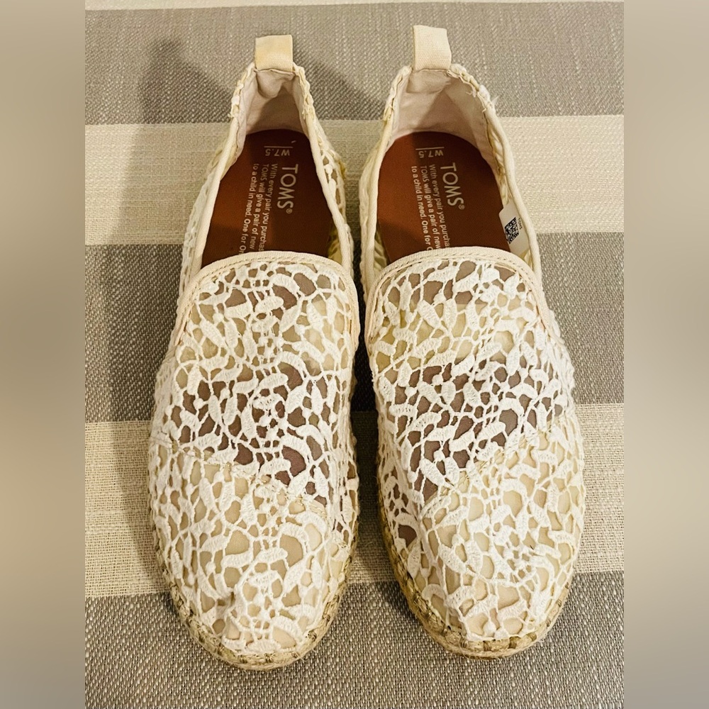 Tom’s Lace Espadrille